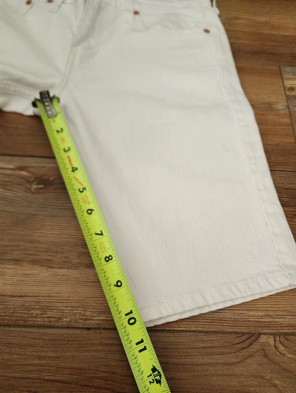 Levi's 412 Slim Men's Shorts 27 Off-White